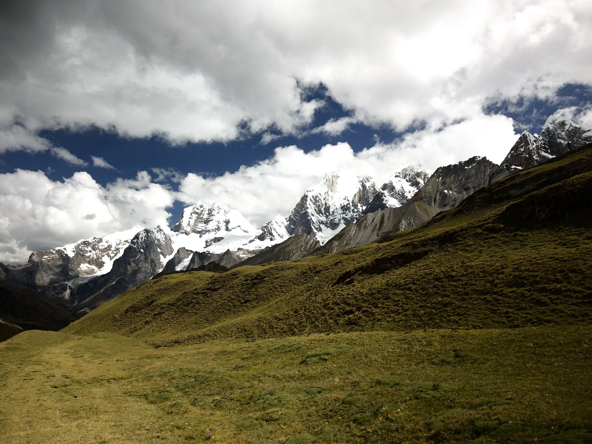 Imagen de la coordillera de Mitucocha