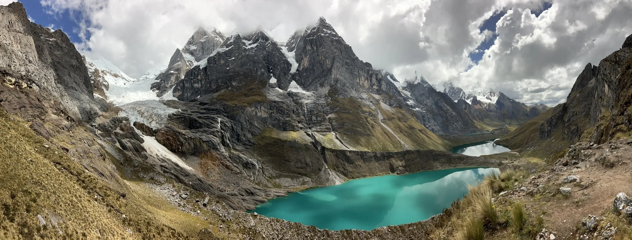 Foto panorámica de la coordillera Huayhuash