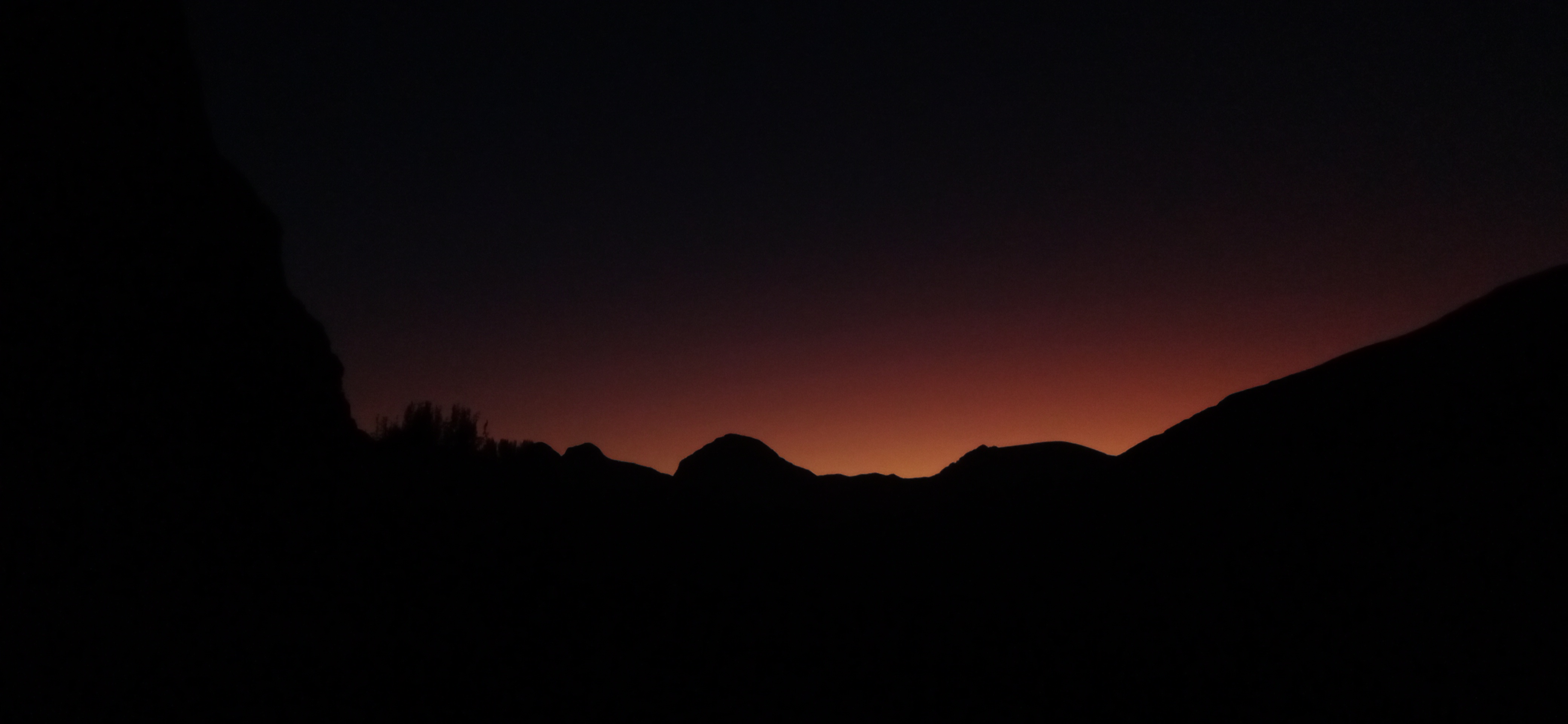 Foto del amanecer de la las montañas